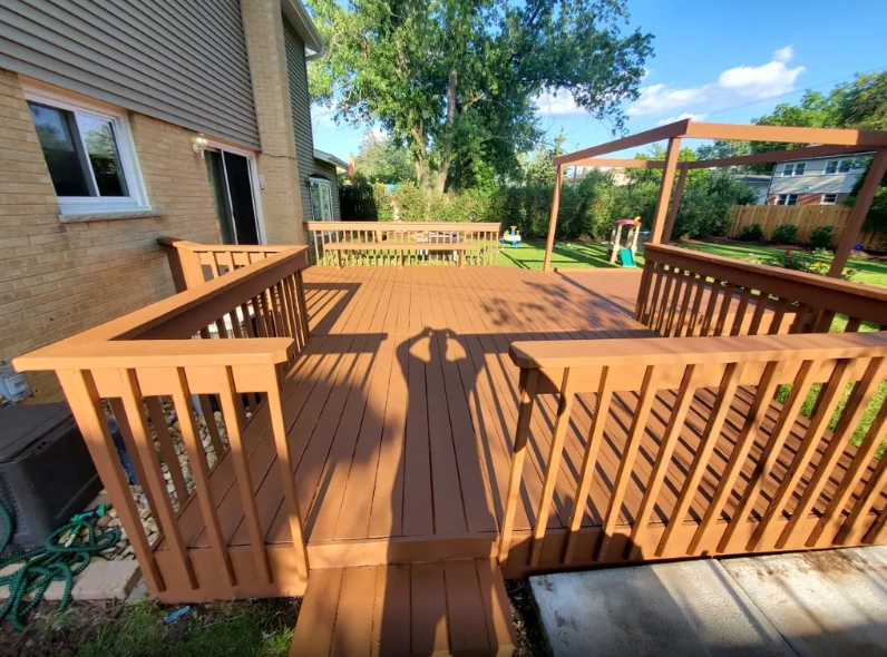 Backyard Deck & Outdoor Living
